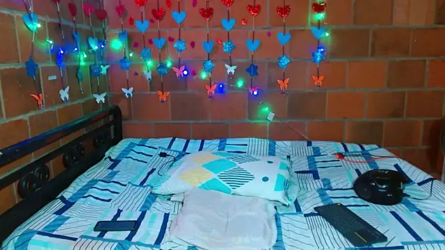 Snapshot of lorenacapelli chatting on 10/31/25, 11:44 lorenacapelli online show from 10/31/25, 11:44