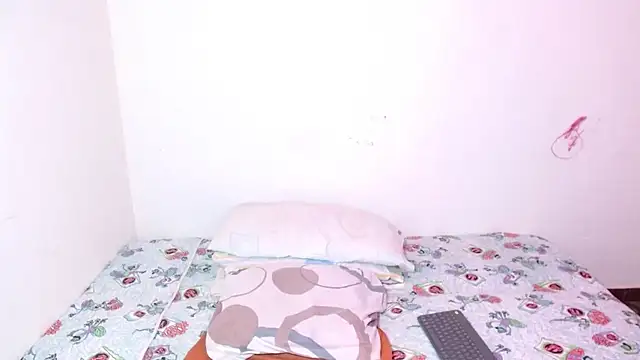 Snapshot of lorenacapelli chatting on 11/11/25, 12:22 lorenacapelli online show from 11/11/25, 12:22