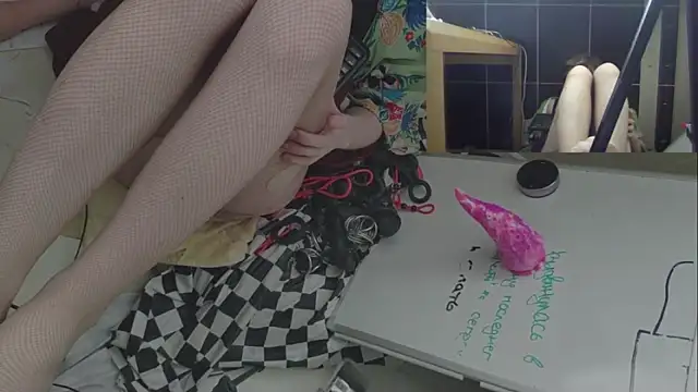 Snapshot of LilithsEve chatting on 09/28/25, 11:39 LilithsEve online show from 09/28/25, 11:39