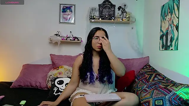 LucyDerby online show from 10/24/25, 12:42