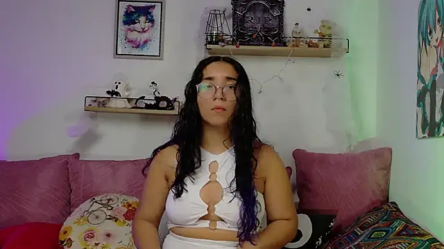 LucyDerby online show from 11/13/25, 02:04