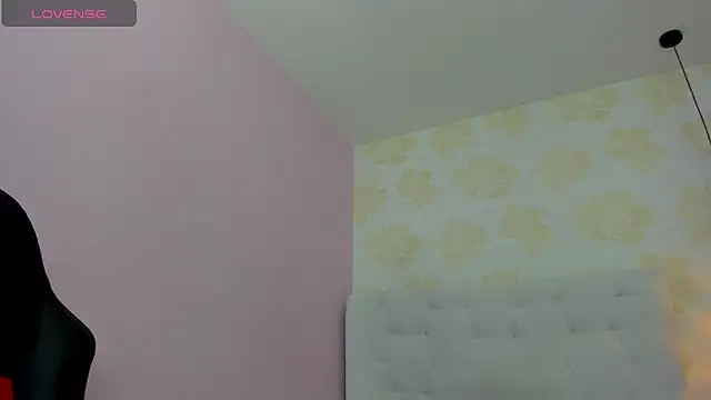 ALAHIACRUZ1 online show from 11/27/25, 02:56