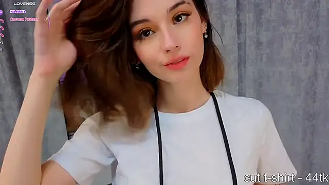 LunaraRada online show from 11/08/25, 03:26