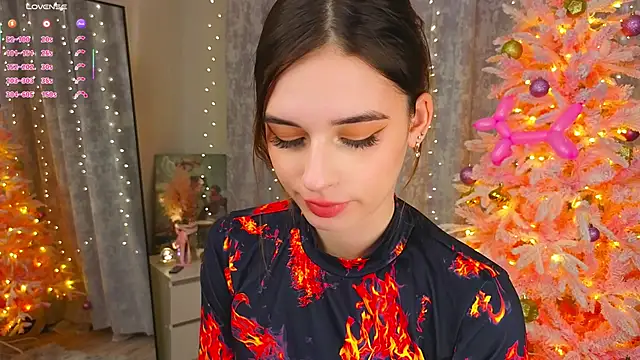 LunaraRada online show from 12/16/25, 05:39