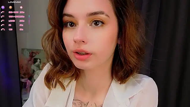 LunaraRada online show from 10/27/25, 12:17