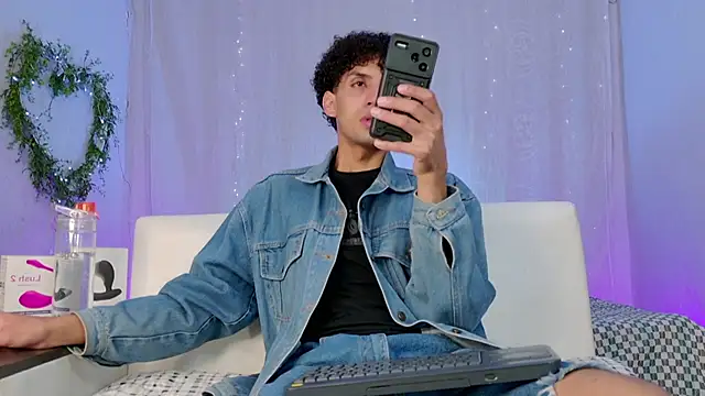 Snapshot of josesweet_ chatting on 10/04/25, 03:13 josesweet  online show from 10/04/25, 03:13