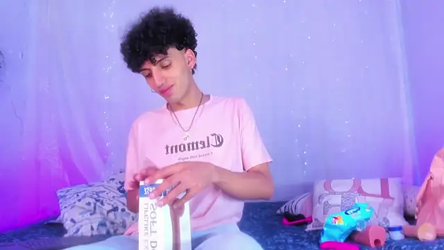 Snapshot of josesweet_ chatting on 10/01/25, 02:54 josesweet  online show from 10/01/25, 02:54