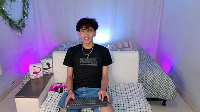 Snapshot of josesweet_ chatting on 10/03/25, 10:55 josesweet  online show from 10/03/25, 10:55