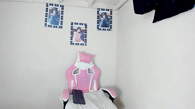 Sophia Velarie online show from 10/04/25, 09:05