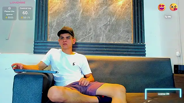 liam coleman25 online show from 12/15/25, 04:40