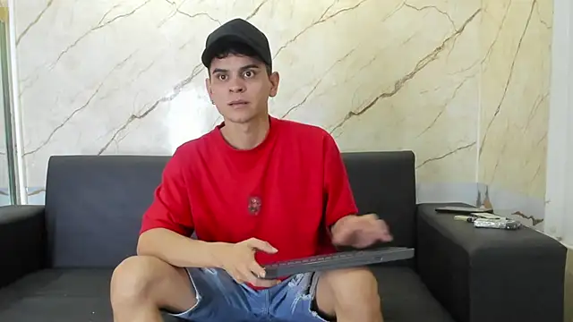 liam coleman25 online show from 12/23/25, 05:40