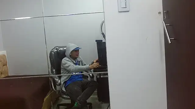 Snapshot of JackBanger_ chatting on 10/07/25, 12:55 JackBanger online show from 10/07/25, 12:55