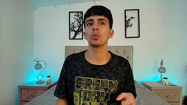 Snapshot of Axel_Draven chatting on 10/02/25, 11:24 Axel Draven online show from 10/02/25, 11:24