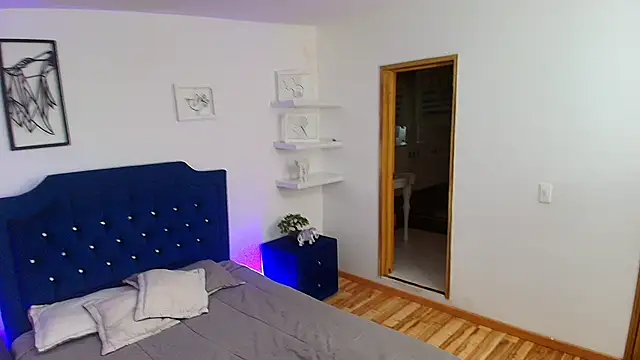 Snapshot of Axel_Draven chatting on 10/18/25, 11:12 Axel Draven online show from 10/18/25, 11:12