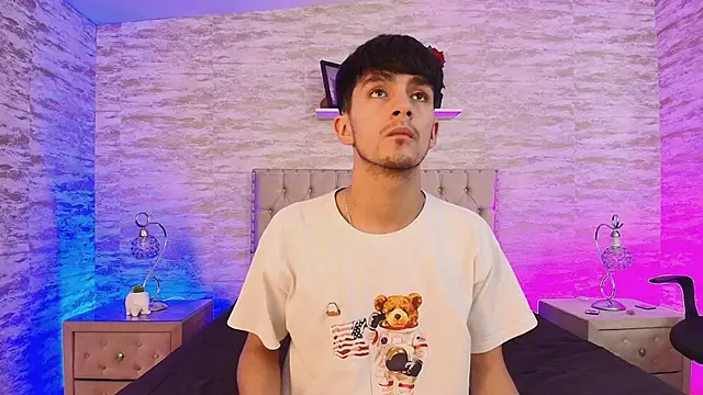 Snapshot of Axel_Draven chatting on 11/11/25, 11:27 Axel Draven online show from 11/11/25, 11:27