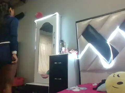 NileveSantanna online show from 09/30/25, 08:59