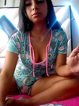 NileveSantanna online show from 10/07/25, 01:23