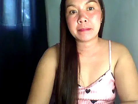 Snapshot of dolly_jane34 chatting on 02/24/26, 03:18 dolly jane34 online show from 02/24/26, 03:18