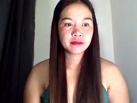 Snapshot of dolly_jane34 chatting on 03/03/26, 08:27 dolly jane34 online show from 03/03/26, 08:27