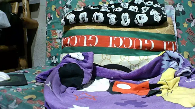 Snapshot of Ella_marie14 chatting on 11/28/25, 11:05 Ella marie14 online show from 11/28/25, 11:05