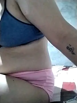 Snapshot of Ella_marie14 chatting on 02/24/26, 12:00 Ella marie14 online show from 02/24/26, 12:00