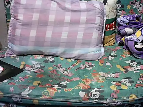 Snapshot of Ella_marie14 chatting on 11/20/25, 09:15 Ella marie14 online show from 11/20/25, 09:15