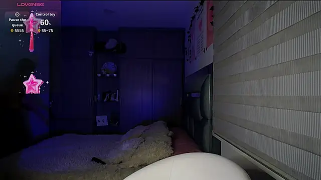 Kittyross online show from 12/13/25, 08:04