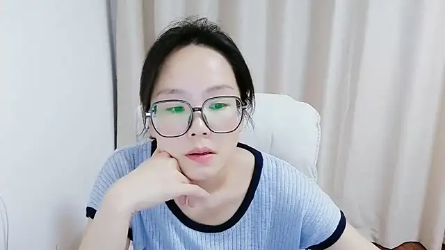 Snapshot of guai00 chatting on 06/07/26, 01:38 guai00 online show from 06/07/26, 01:38