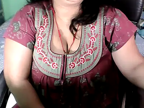 BABITA KUMARII online show from 11/18/25, 05:11