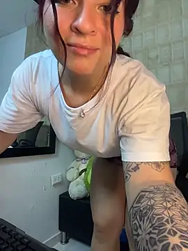 came lia1 online show from 10/24/25, 02:21