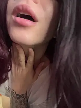 came lia1 online show from 11/25/25, 02:45