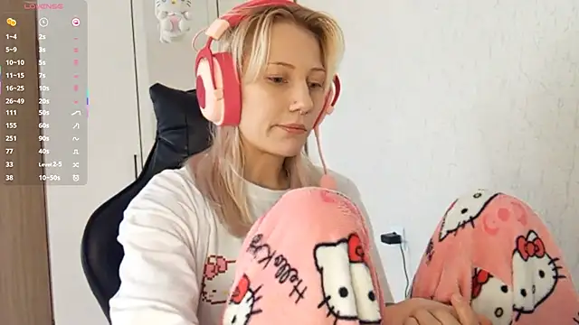 Snapshot of KandaceMassanelli chatting on 10/04/25, 10:17 KandaceMassanelli online show from 10/04/25, 10:17