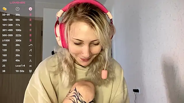 Snapshot of KandaceMassanelli chatting on 10/22/25, 08:14 KandaceMassanelli online show from 10/22/25, 08:14