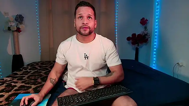 LucasGaeel online show from 04/13/26, 12:09