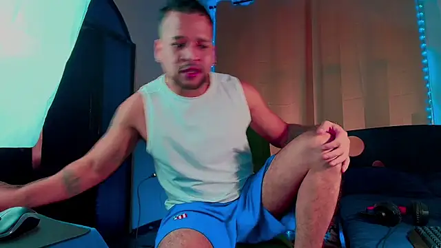 Snapshot of LucasGaeel chatting on 10/26/25, 09:04 LucasGaeel online show from 10/26/25, 09:04