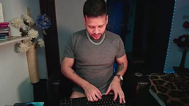 LucasGaeel online show from 05/10/26, 02:59