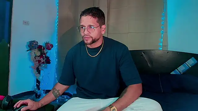 Snapshot of LucasGaeel chatting on 10/09/25, 12:22 LucasGaeel online show from 10/09/25, 12:22