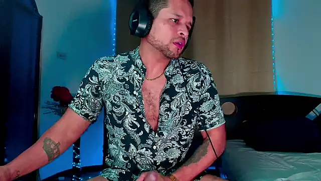 Snapshot of LucasGaeel chatting on 11/06/25, 11:20 LucasGaeel online show from 11/06/25, 11:20