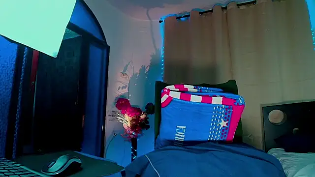 Snapshot of LucasGaeel chatting on 11/08/25, 12:58 LucasGaeel online show from 11/08/25, 12:58