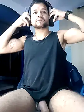 Snapshot of LucasGaeel chatting on 11/16/25, 12:10 LucasGaeel online show from 11/16/25, 12:10