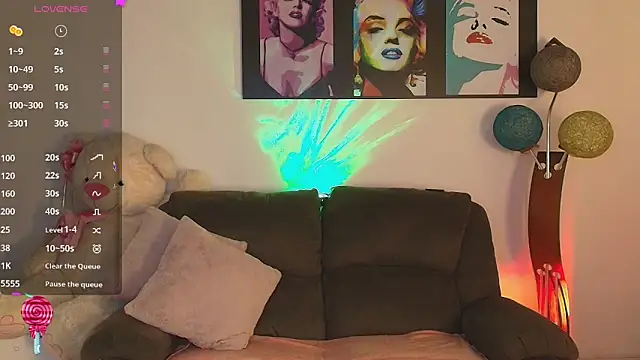 kloe28 online show from 04/22/26, 03:46