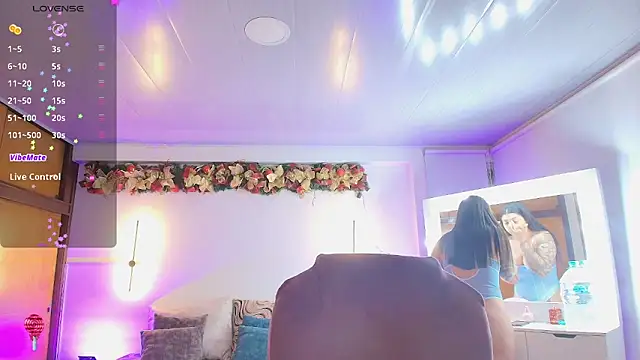 Snapshot of kloe28 chatting on 01/09/26, 03:35 kloe28 online show from 01/09/26, 03:35