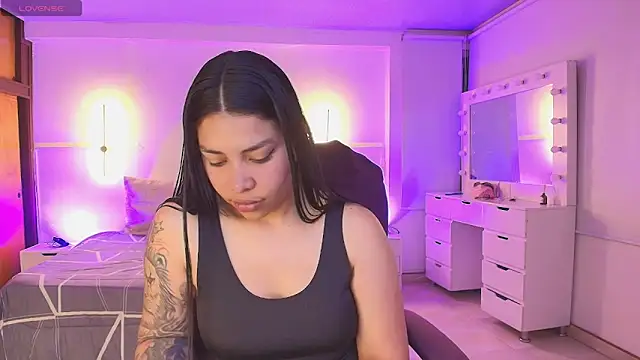 kloe28 online show from 04/10/26, 03:46