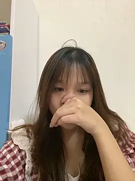 Hanaa07  online show from 10/15/25, 12:31