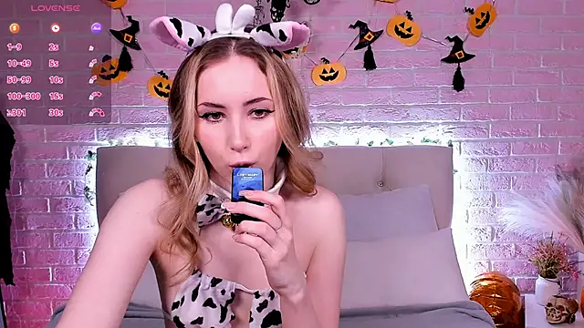 LiraKink online show from 10/21/25, 04:23