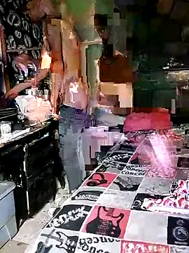 Snapshot of mexi16 chatting on 10/15/25, 04:44 mexi16 online show from 10/15/25, 04:44