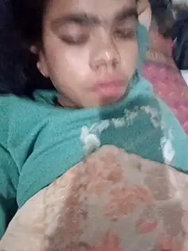 Snapshot of Ok_pooja chatting on 10/10/25, 12:22 Ok pooja online show from 10/10/25, 12:22