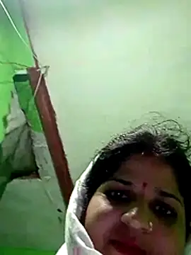 Cuty nensi online show from 11/04/25, 02:21