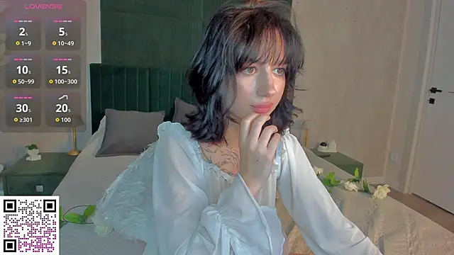 Snapshot of Michelle_Murray chatting on 11/09/25, 04:11 Michelle Murray online show from 11/09/25, 04:11