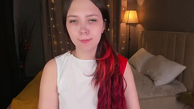 Monica  Queen online show from 11/14/25, 05:33